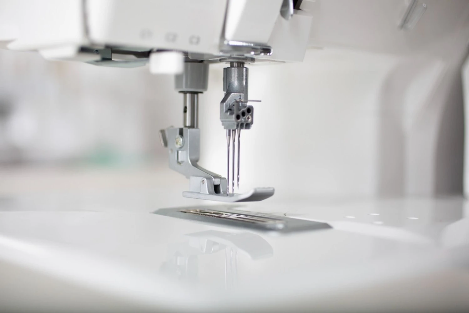 Baby Lock Euphoria Coverlock Machine 11 Baby Lock Euphoria Coverlock Machine - Image 9