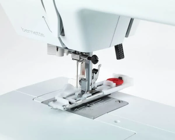 Bernette B35 Sewing Machine 8 Bernette B35 Sewing Machine - Image 6