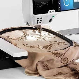 Bernina 880 PLUS Sewing, Quilting & Embroidery Machine 6 Bernina 880 PLUS Sewing, Quilting & Embroidery Machine - Image 4
