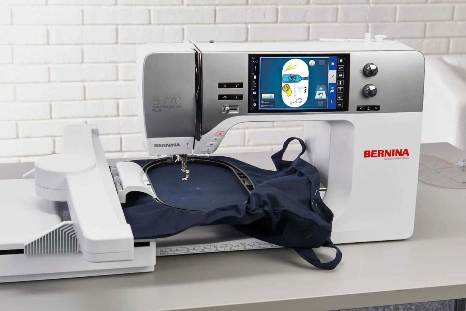 Bernina Large Free-Arm Embroidery Hoop 8 Bernina Large Free-Arm Embroidery Hoop - Image 6