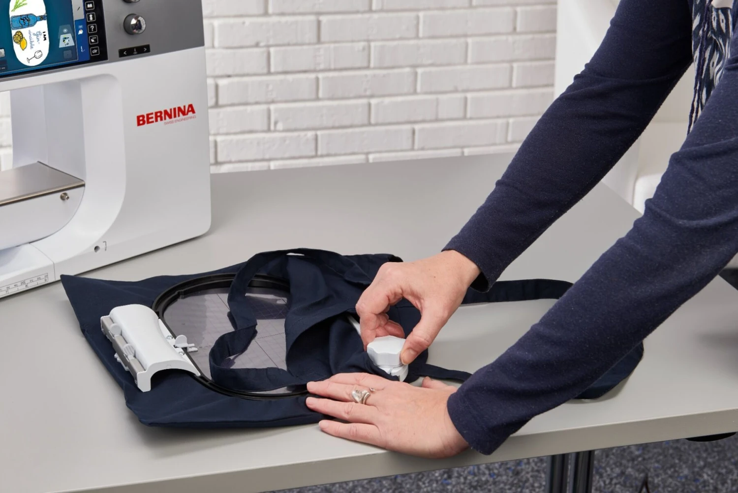 Bernina Large Free-Arm Embroidery Hoop 5 Bernina Large Free-Arm Embroidery Hoop - Image 3