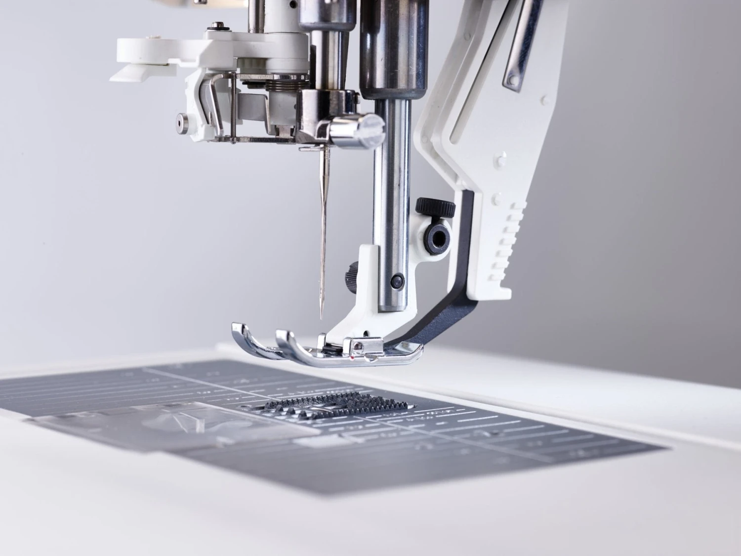 Husqvarna Viking Designer Epic 2 Sewing, Quilting & Embroidery Machine 11 Husqvarna Viking Designer Epic 2 Sewing, Quilting & Embroidery Machine - Image 9