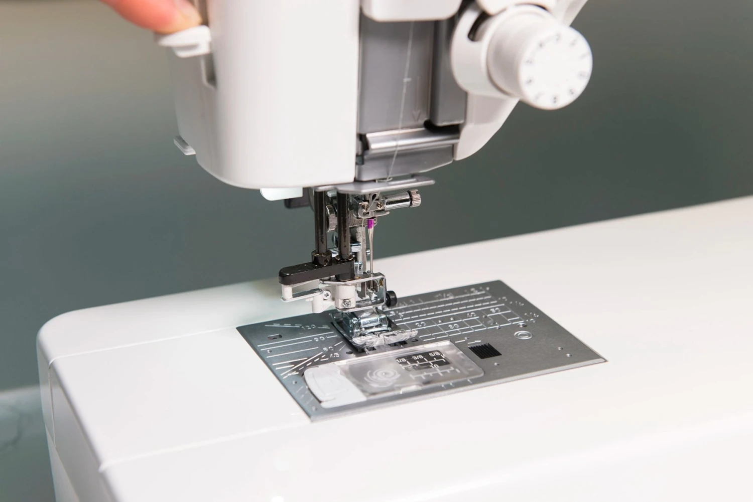 Janome Memory Craft 6700P Sewing And Quilting Machine 6 Janome Memory Craft 6700P Sewing And Quilting Machine - Image 4