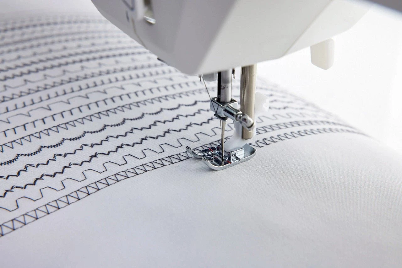 Viking Onyx 15 Sewing Machine 7 Viking Onyx 15 Sewing Machine - Image 5